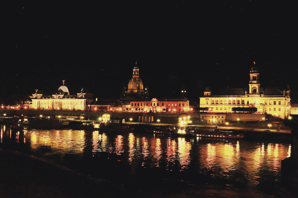 Vista da ponte Augustusbrüke, Dresden, Alemanha