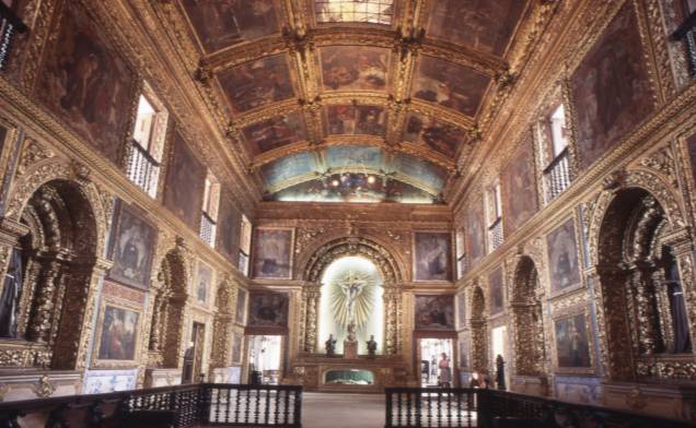 <a href="https://viajeaqui.abril.com.br/estabelecimentos/br-pe-recife-atracao-basilica-e-convento-n-s-do-carmo" rel="Basílica e Convento Nossa Senhora do Carmo:"><strong>Basílica e Convento Nossa Senhora do Carmo:</strong></a> o estilo barroco começa na fachada, passa pelos altares laterais e culmina nos entalhes dourados do altar-mor. – Praça do Carmo (Santo Antônio). Segundas-feiras, das 06h30 às 17h, de terça a sexta-feira das 06h30 às 19h, aos sábados das 06h30 às 12h e aos domingos das 08h às 12h e das 17h às 20h. <a href="https://viajeaqui.abril.com.br/estabelecimentos/br-pe-recife-atracao-basilica-e-convento-n-s-do-carmo" rel="Basílica e Convento Nossa Senhora do Carmo:"><strong>Basílica e Convento Nossa Senhora do Carmo:</strong></a> o estilo barroco começa na fachada, passa pelos altares laterais e culmina nos entalhes dourados do altar-mor. – Praça do Carmo (Santo Antônio). Segundas-feiras, das 06h30 às 17h, de terça a sexta-feira das 06h30 às 19h, aos sábados das 06h30 às 12h e aos domingos das 08h às 12h e das 17h às 20h.