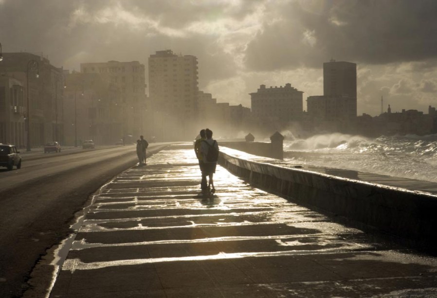 A Avenida Malecón, em Havana, Cuba