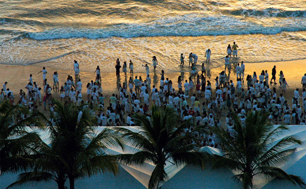 O mar enamorado do Sol de Ulu Watu