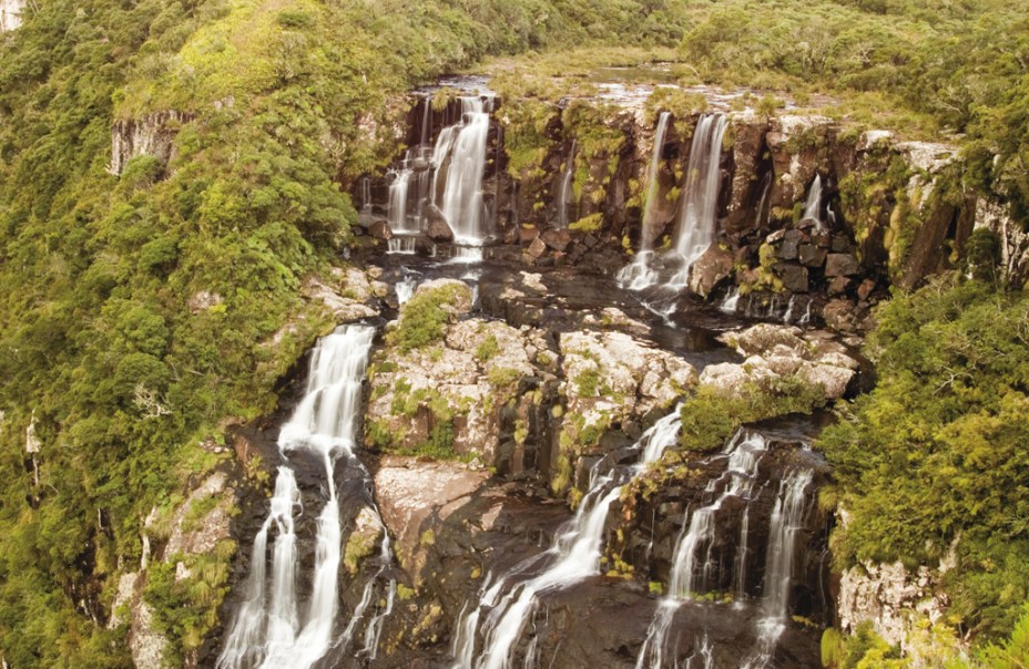 A Cachoeira do Tigre Preto é parada obrigatória para quem faz a trilha do Cânion Fortaleza