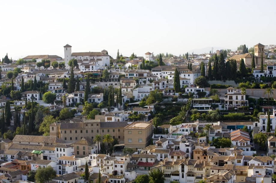 Por séculos sob o domínio dos mouros, Granada foi o último posto de resistência antes da retomada da região pelos cristãos, em 1492