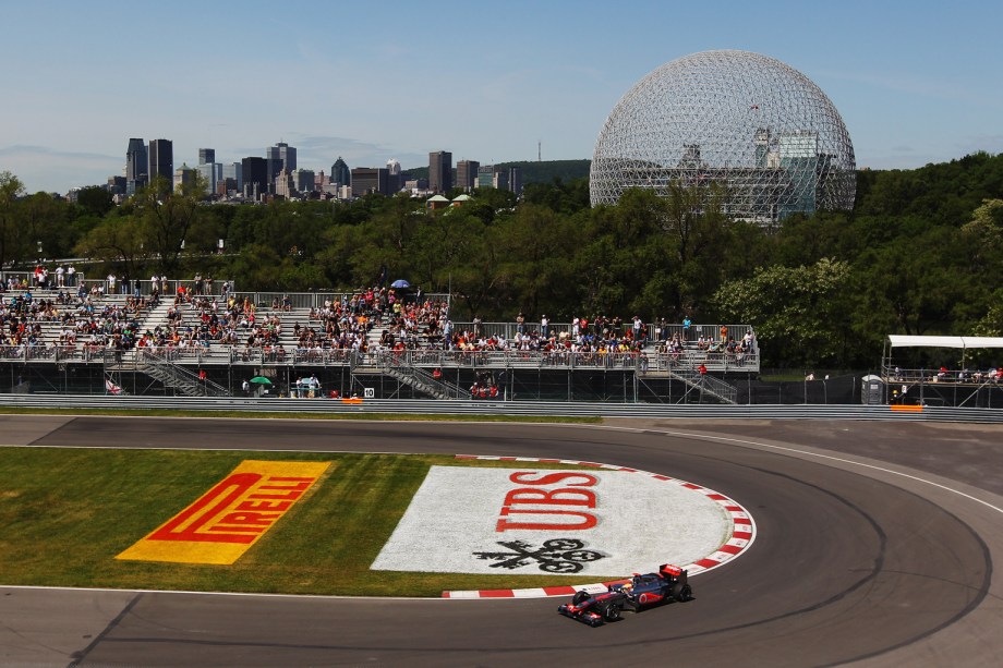 Com o nome de um lendário piloto da Fórmula 1 – de 1977 a 1982 –, que morreu em um trágico acidente na categoria e é pai do campeão de 1997, Jacques Villeneuve, o Circuit Gilles-Villeneuve, em <a href="https://viajeaqui.abril.com.br/cidades/canada-montreal" rel="Montreal" target="_blank">Montreal</a>, no <a href="https://viajeaqui.abril.com.br/paises/canada" rel="Canadá" target="_blank">Canadá</a>, está no “circo” desde 1978 – só não foi disputado em 2009