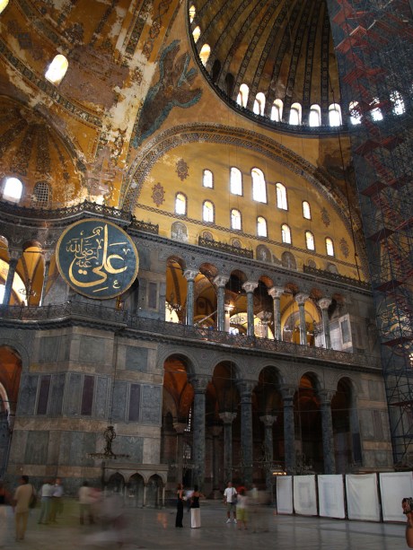 Hoje um museu, Aya Sofia foi construída entre os anos 527 e 537 para reafirmar o poderio de Roma e do cristianismo