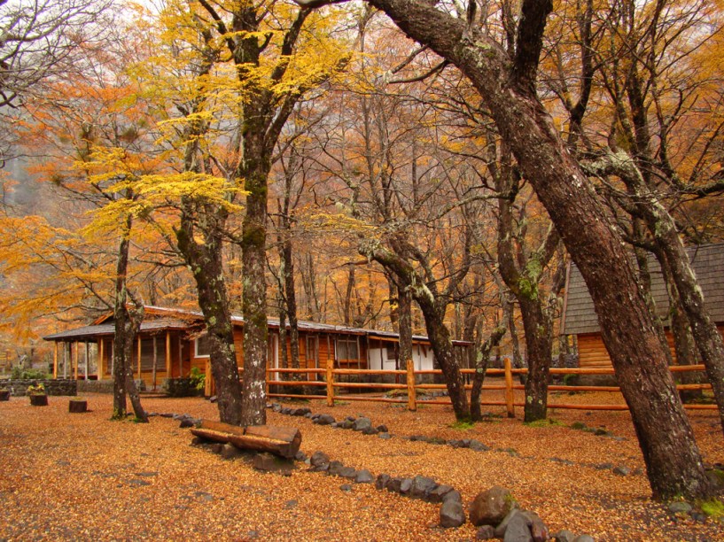 Com área de 710 mil hectares, o Parque Nahuel Huapi tem lagos, rios e montanhas. O local oferece esqui, pesca de trutas nos lagos, trekking e escalada