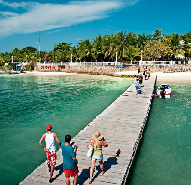 O píer onde atracam os barcos em Isla Grande