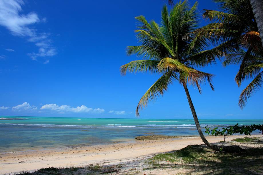 <strong>Praia do Espelho</strong><br />O mar da Praia do Espelho às vezes é verde, noutras azul