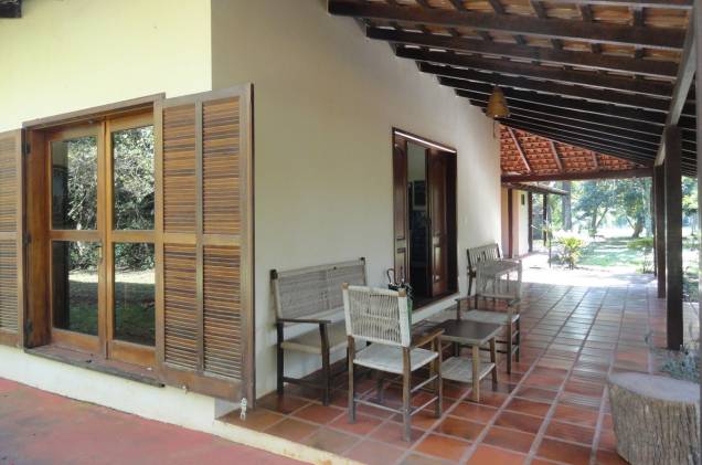 <strong><a href="https://viajeaqui.abril.com.br/estabelecimentos/br-pr-foz-do-iguacu-hospedagem-iguassu-eco-hostel" rel="Iguassu Eco Hostel" target="_blank">Iguassu Eco Hostel</a>, em <a href="https://viajeaqui.abril.com.br/cidades/br-pr-foz-do-iguacu" rel="Foz do Iguaçu" target="_blank">Foz do Iguaçu</a> (<a href="https://viajeaqui.abril.com.br/estados/br-parana" rel="PR" target="_blank">PR</a>)</strong> A menos de 1 km do Parque Nacional do Iguaçu, o hostel, instalado numa antiga casa colonial, possui bons quartos privativos. <a href="https://www.booking.com/hotel/br/iguassu-eco-hostel.pt-br.html?aid=332455&label=viagemabril-hostelsdescolados" rel="BOOKING.COM: veja os preços e faça sua reserva no Iguassu Eco Hostel" target="_blank">BOOKING.COM: veja os preços e faça sua reserva no Iguassu Eco Hostel</a> <strong><a href="https://viajeaqui.abril.com.br/estabelecimentos/br-pr-foz-do-iguacu-hospedagem-iguassu-eco-hostel" rel="Iguassu Eco Hostel" target="_blank">Iguassu Eco Hostel</a>, em <a href="https://viajeaqui.abril.com.br/cidades/br-pr-foz-do-iguacu" rel="Foz do Iguaçu" target="_blank">Foz do Iguaçu</a> (<a href="https://viajeaqui.abril.com.br/estados/br-parana" rel="PR" target="_blank">PR</a>)</strong> A menos de 1 km do Parque Nacional do Iguaçu, o hostel, instalado numa antiga casa colonial, possui bons quartos privativos. <a href="https://www.booking.com/hotel/br/iguassu-eco-hostel.pt-br.html?aid=332455&label=viagemabril-hostelsdescolados" rel="BOOKING.COM: veja os preços e faça sua reserva no Iguassu Eco Hostel" target="_blank">BOOKING.COM: veja os preços e faça sua reserva no Iguassu Eco Hostel</a>