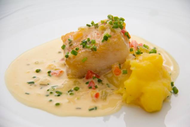 Bacalhau de pirarucu, receita do chef Felipe Schaedler, do restaurante Banzeiro, de Manaus. Leva bacalhau de pirarucu com mousseline de mandioquinha, leite de coco e gengibre Bacalhau de pirarucu, receita do chef Felipe Schaedler, do restaurante Banzeiro, de Manaus. Leva bacalhau de pirarucu com mousseline de mandioquinha, leite de coco e gengibre