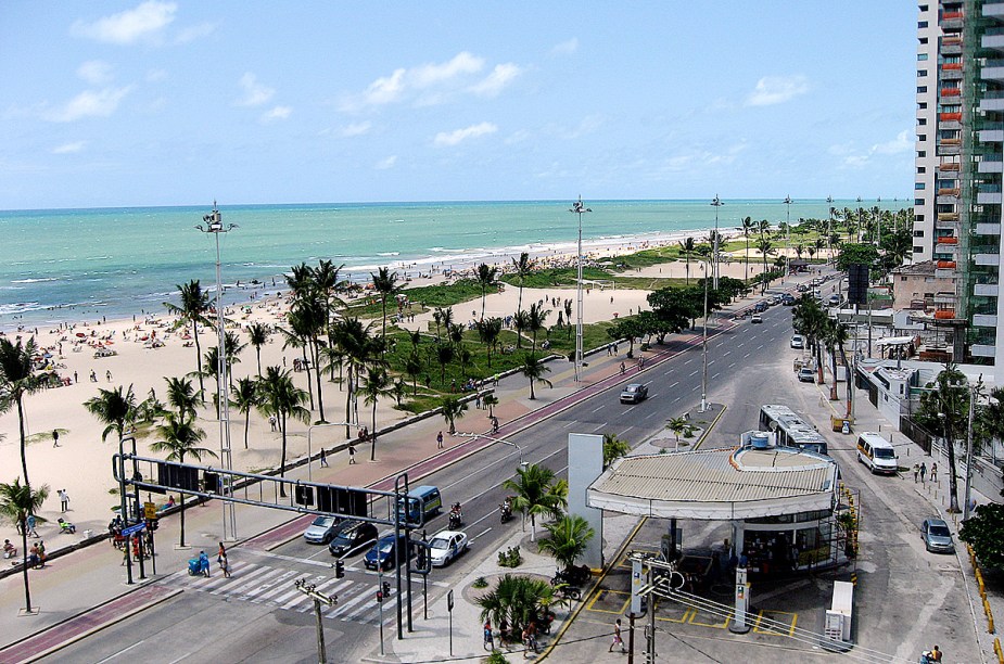 A altura do Segundo Jardim é reduto de bares, como o Quiosque da Barracuda, na <a href="https://viajeaqui.abril.com.br/estabelecimentos/br-pe-recife-atracao-praia-boa-viagem" rel="praia de Boa Viagem" target="_blank">praia de Boa Viagem</a>, no <a href="https://viajeaqui.abril.com.br/cidades/br-pe-recife" rel="Recife (PE)" target="_blank">Recife (PE)</a>