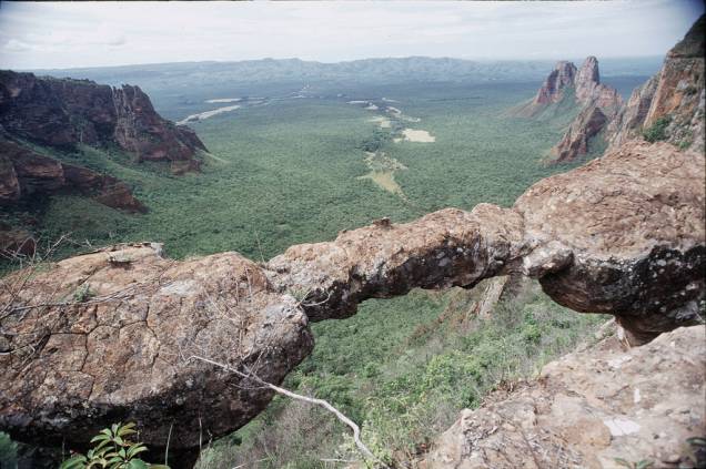 Os mirantes do Parque Nacional da Chapada dos Guimarães oferecem ampla vista da planície pantaneira Os mirantes do Parque Nacional da Chapada dos Guimarães oferecem ampla vista da planície pantaneira