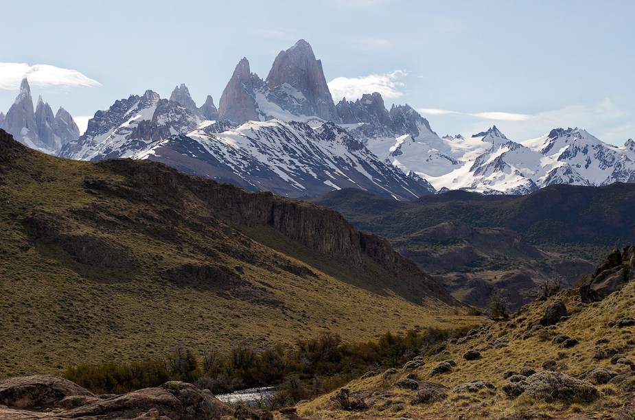 Além de grandes montanhas, a região de <a href="https://viajeaqui.abril.com.br/cidades/ar-el-chalten" rel="El Chaltén" target="_blank">El Chaltén</a> tem bons trechos para a prática de trekking, cercada por vales e de onde é possível avistar várias espécies de aves e mamíferos, tais como raposas, patos e até os selvagens pumas