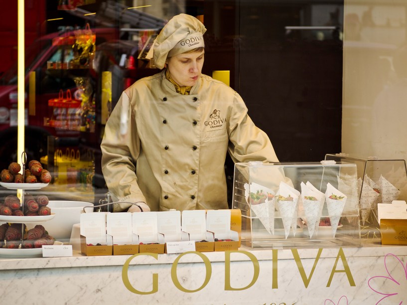 <strong>Godiva Chocolatier – <a href="https://viajeaqui.abril.com.br/cidades/reino-unido-londres" rel="Londres, Reino Unido" target="_blank">Londres, Reino Unido</a> </strong>                        Além dos chocolates em sua forma tradicional, as lojas Godiva criam receitas especiais todas – é claro – lambuzadas do chocolate belga