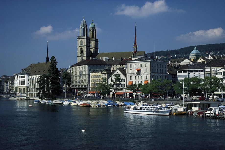 Foi na Catedral de Grossmünster, em Zurique, que o pastor Huldrych Zwingli começou a pregar contra a Igreja Católica, no século 16, atiçando a Reforma Protestante