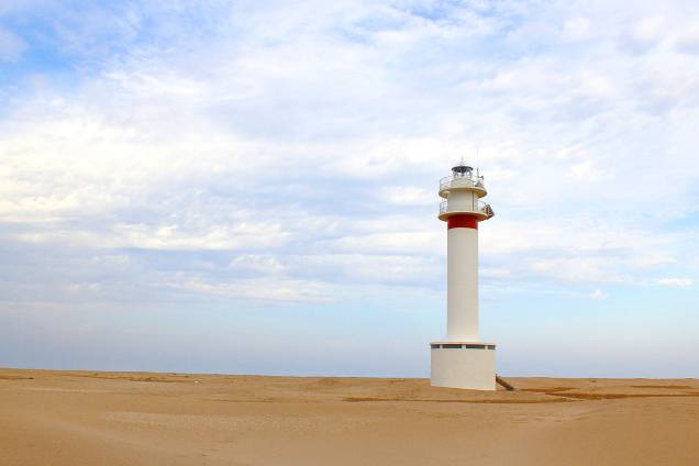 <strong>2. <a href="https://www.youtube.com/watch?v=98W9QuMq-2k" rel="U2 - Vertigo" target="_blank">U2 - Vertigo</a> - Punta Del Fangar, Parque Natural Delta del Ebro, <a href="https://viajeaqui.abril.com.br/paises/espanha" rel="Espanha" target="_self">Espanha</a> </strong> O cenário acima contorna o local escolhido para a gravação do videoclipe (que teve a inclusão de computação gráfica), cercado por dunas e à beira de um lago, em um parque da província de <strong>Tarragona</strong>, na <a href="https://viajeaqui.abril.com.br/paises/espanha" rel="Espanha" target="_self">Espanha</a> <strong>2. <a href="https://www.youtube.com/watch?v=98W9QuMq-2k" rel="U2 - Vertigo" target="_blank">U2 - Vertigo</a> - Punta Del Fangar, Parque Natural Delta del Ebro, <a href="https://viajeaqui.abril.com.br/paises/espanha" rel="Espanha" target="_self">Espanha</a> </strong> O cenário acima contorna o local escolhido para a gravação do videoclipe (que teve a inclusão de computação gráfica), cercado por dunas e à beira de um lago, em um parque da província de <strong>Tarragona</strong>, na <a href="https://viajeaqui.abril.com.br/paises/espanha" rel="Espanha" target="_self">Espanha</a>