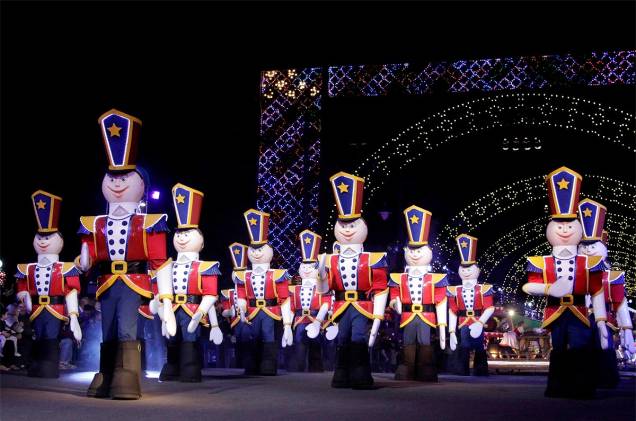 A compra de ingressos para o Natal Luz de Gramado pode ser feita através do site <a href="https://www.blueticket.com.br" rel="Blueticket" target="_blank">Blueticket</a>, mas há vários eventos gratuitos nas ruas da cidade gaúcha A compra de ingressos para o Natal Luz de Gramado pode ser feita através do site <a href="https://www.blueticket.com.br" rel="Blueticket" target="_blank">Blueticket</a>, mas há vários eventos gratuitos nas ruas da cidade gaúcha