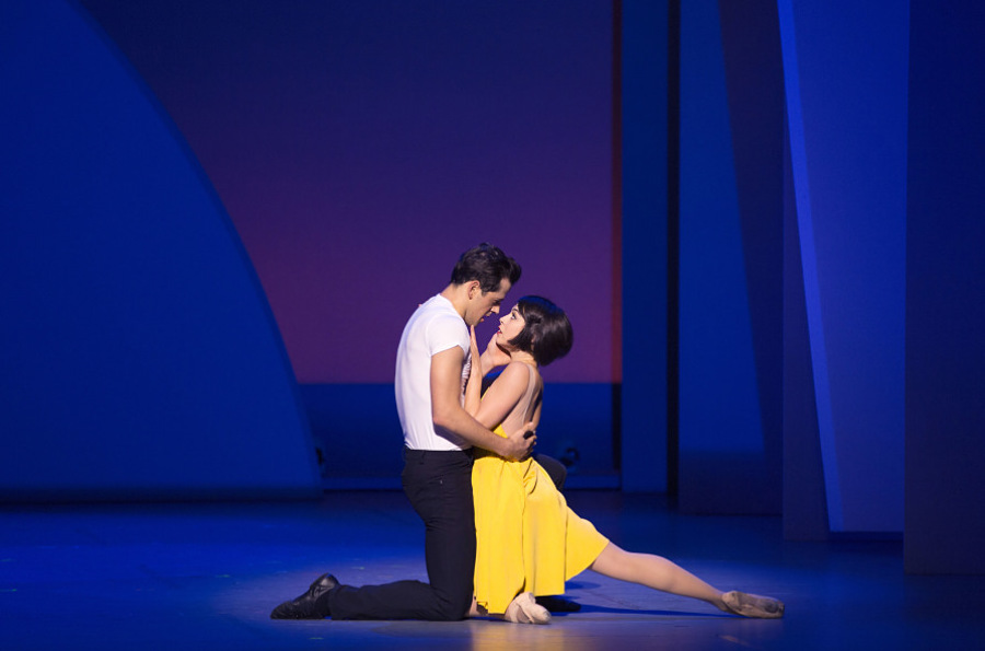 <strong>2. <a href="https://www.anamericaninparisbroadway.com/" rel="An American in Paris" target="_blank">An American in Paris</a></strong><strong>Preste atenção:</strong> no número final de dança, espetacular!