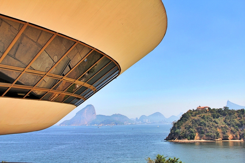 <strong>TRÊS NOITES EM POUSADA EM <a href="https://viajeaqui.abril.com.br/cidades/br-rj-niteroi" rel="NITERÓI" target="_self">NITERÓI</a></strong>    3 noites na <a href="https://dunasdeitaipu.com" rel="Pousada Dunas de Itaipu" target="_blank">Pousada Dunas de Itaipu</a>.    <strong>Quando:</strong> Em 22/10.    <strong>Quem leva:</strong> a <a href="https://decolar.com" rel="DECOLAR" target="_blank">DECOLAR</a>    <strong>Quanto:</strong> R$ 490
