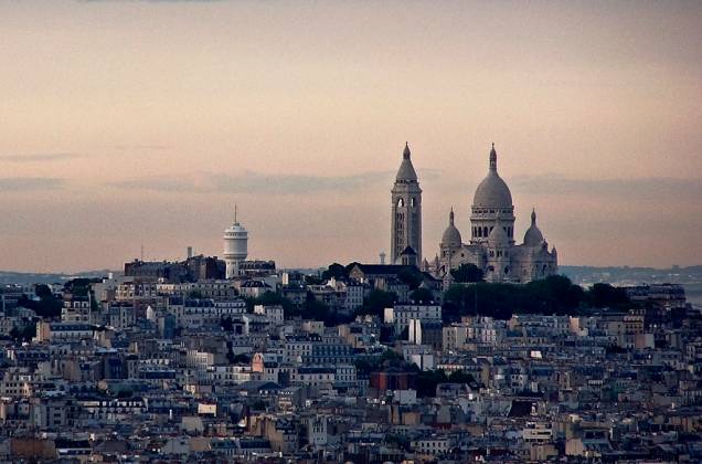 Montmartre também tem um mercadinho de Natal Montmartre também tem um mercadinho de Natal