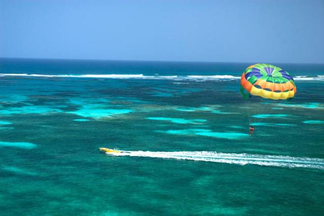 Parasailing Parasailing