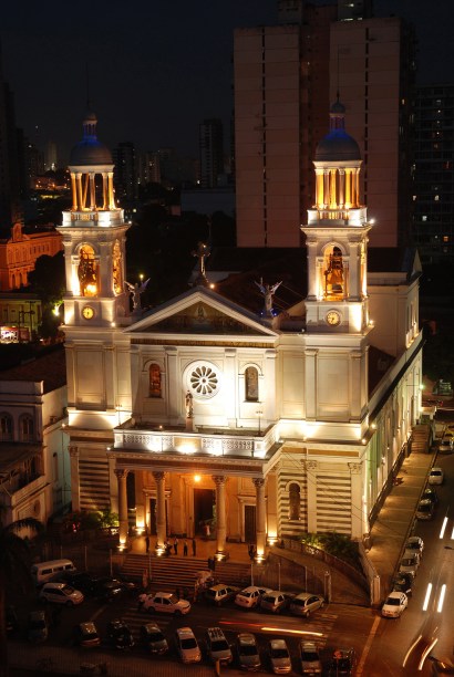 <a href="https://viajeaqui.abril.com.br/estabelecimentos/br-pa-belem-atracao-basilica-de-nazare/" rel="Basílica de Nazaré" target="_blank">Basílica de Nazaré</a>, que guarda a imagem da padroeira do Pará