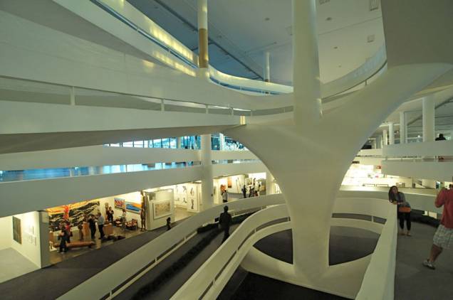 A <strong>SP-Arte</strong> reúne obras de galerias de diversas partes do mundo na <strong>Bienal do Ibirapuera</strong> A <strong>SP-Arte</strong> reúne obras de galerias de diversas partes do mundo na <strong>Bienal do Ibirapuera</strong>