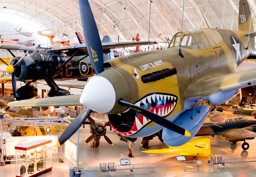 Aviões no Boeing Aviation Hangar, no centro Udvar-Hazy