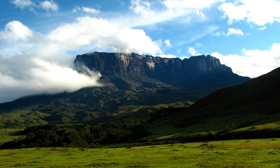 <strong><a href="https://viajeaqui.abril.com.br/estabelecimentos/br-rr-boa-vista-atracao-do-monte-roraima" rel="21. Monte Roraima (RR)" target="_self">21. Monte Roraima (RR)</a></strong>                O turismo de aventura é forte por aqui, com lugares propensos ao trekking