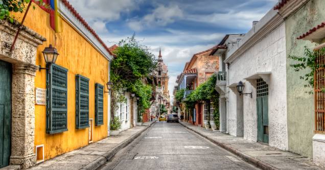 <strong><a href="https://viajeaqui.abril.com.br/cidades/colombia-cartagena" rel="Cartagena das Índias" target="_self">Cartagena das Índias</a></strong> Cartagena, no norte do país, reúne as delícias do litoral com o charme do passado colombiano. A cidade, onde o escritor colombiano Gabriel García Márquez mantinha uma casa de veraneio, é um dos destinos mais procurados do país e atrai turistas com seu clima descontraído <em><a href="https://www.booking.com/city/co/cartagena.pt-br.html?aid=332455&label=viagemabril-cenarios-da-colombia" rel="Veja preços de hotéis em Cartagena no Booking.com" target="_blank">Veja preços de hotéis em Cartagena no Booking.com</a></em> <strong><a href="https://viajeaqui.abril.com.br/cidades/colombia-cartagena" rel="Cartagena das Índias" target="_self">Cartagena das Índias</a></strong> Cartagena, no norte do país, reúne as delícias do litoral com o charme do passado colombiano. A cidade, onde o escritor colombiano Gabriel García Márquez mantinha uma casa de veraneio, é um dos destinos mais procurados do país e atrai turistas com seu clima descontraído <em><a href="https://www.booking.com/city/co/cartagena.pt-br.html?aid=332455&label=viagemabril-cenarios-da-colombia" rel="Veja preços de hotéis em Cartagena no Booking.com" target="_blank">Veja preços de hotéis em Cartagena no Booking.com</a></em>