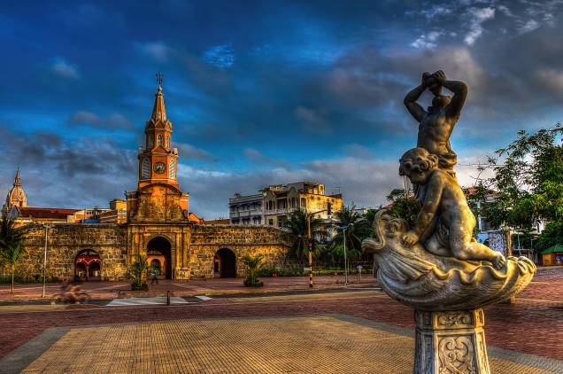 <strong><a href="https://viajeaqui.abril.com.br/cidades/colombia-cartagena" rel="Cartagena das Índias" target="_self">Cartagena das Índias</a></strong> Tombada como Patrimônio Histórico da Humanidade pela Unesco, graças aos seus casarios coloniais coloridos, charmosos e bem conservados, a cidade amuralhada de <a href="https://viajeaqui.abril.com.br/cidades/colombia-cartagena" rel="Cartagena" target="_self">Cartagena</a> tem um moderno setor turístico, repleto de bons hotéis e restaurantes <em><a href="https://www.booking.com/city/co/cartagena.pt-br.html?aid=332455&label=viagemabril-cenarios-da-colombia" rel="Veja preços de hotéis em Cartagena no Booking.com" target="_blank">Veja preços de hotéis em Cartagena no Booking.com</a></em> <strong><a href="https://viajeaqui.abril.com.br/cidades/colombia-cartagena" rel="Cartagena das Índias" target="_self">Cartagena das Índias</a></strong> Tombada como Patrimônio Histórico da Humanidade pela Unesco, graças aos seus casarios coloniais coloridos, charmosos e bem conservados, a cidade amuralhada de <a href="https://viajeaqui.abril.com.br/cidades/colombia-cartagena" rel="Cartagena" target="_self">Cartagena</a> tem um moderno setor turístico, repleto de bons hotéis e restaurantes <em><a href="https://www.booking.com/city/co/cartagena.pt-br.html?aid=332455&label=viagemabril-cenarios-da-colombia" rel="Veja preços de hotéis em Cartagena no Booking.com" target="_blank">Veja preços de hotéis em Cartagena no Booking.com</a></em>
