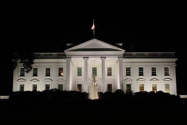 A fachada clássica da Casa Branca, residência oficial dos presidentes dos Estados Unidos da América A fachada clássica da Casa Branca, residência oficial dos presidentes dos Estados Unidos da América