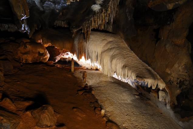 Caverna dentro do Petar (Parque estadual Turístico do Alto Ribeira) Caverna dentro do Petar (Parque estadual Turístico do Alto Ribeira)