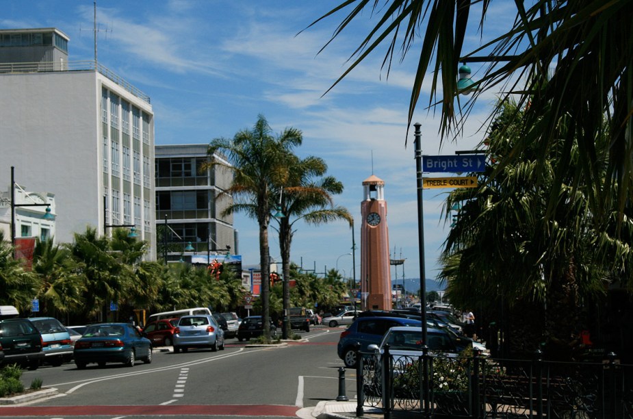 Relativamente pacata durante o ano, o centro de Gisborne fica povoado durante o Réveillon