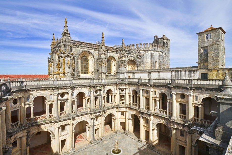 O Convento foi erguido no século 10 e abrigou a sede dos cavaleiros templários