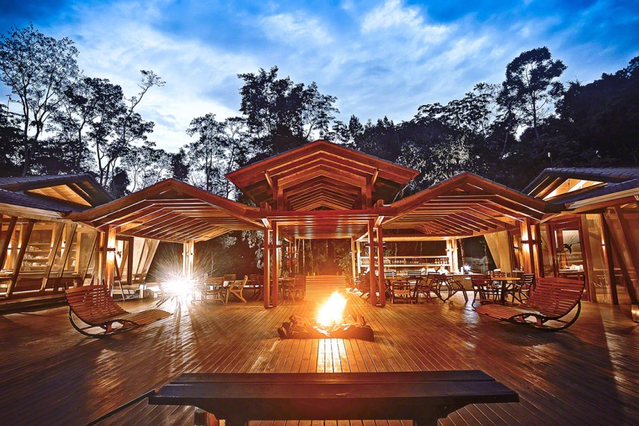 Cercado pela selva, o <a href="https://viajeaqui.abril.com.br/estabelecimentos/br-mt-alta-floresta-hospedagem-cristalino-jungle-lodge" rel="Hotel Cristalino Jungle Lodge" target="_blank">Hotel Cristalino Jungle Lodge</a>, no <a href="https://viajeaqui.abril.com.br/estados/br-mato-grosso" rel="Mato Grosso" target="_blank">Mato Grosso</a>, costuma receber observadores de répteis, mamíferos e aves