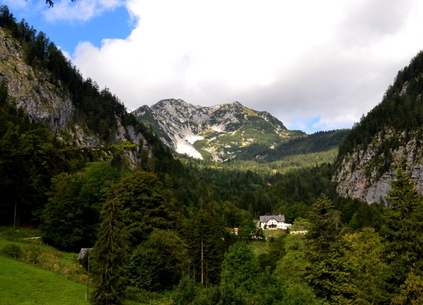 As minas de sal de Hallstatt desempenharan um importante papel no desenvolvimento econômico e social em toda a região, conhecida como Salzkammergut, ou Estado da Câmara do Sal, em alemão