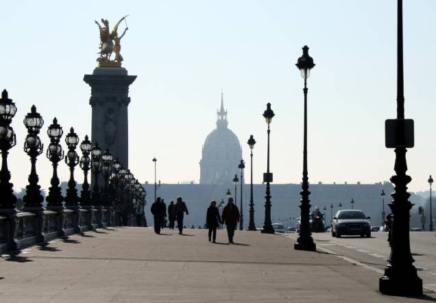 <a href="https://viajeaqui.abril.com.br/cidades/franca-paris" rel="Paris, França"><strong>Paris, França</strong></a> - Caminhar por Paris é uma das formas mais interessantes para quem quer conhecer melhor a cidade e seu modo de vida, com a vantagem de que muitos pontos turísticos estão próximos, como o Museu do Louvre, o Place de la Concorde e o Arco do Triunfo. Por toda a cidade, há estações de aluguel de bicicletas - programa público exportado para o mundo - e, mais recentemente, já é possível contar com um sistema de compartilhamento de carro elétrico, o Autolib. Na foto, o Palácio dos Inválidos <a href="https://viajeaqui.abril.com.br/cidades/franca-paris" rel="Paris, França"><strong>Paris, França</strong></a> - Caminhar por Paris é uma das formas mais interessantes para quem quer conhecer melhor a cidade e seu modo de vida, com a vantagem de que muitos pontos turísticos estão próximos, como o Museu do Louvre, o Place de la Concorde e o Arco do Triunfo. Por toda a cidade, há estações de aluguel de bicicletas - programa público exportado para o mundo - e, mais recentemente, já é possível contar com um sistema de compartilhamento de carro elétrico, o Autolib. Na foto, o Palácio dos Inválidos