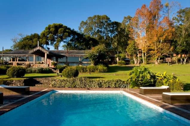 Piscina externa da <strong>Pousada La Hacienda</strong>, em Gramado, Rio Grande do Sul Piscina externa da <strong>Pousada La Hacienda</strong>, em Gramado, Rio Grande do Sul
