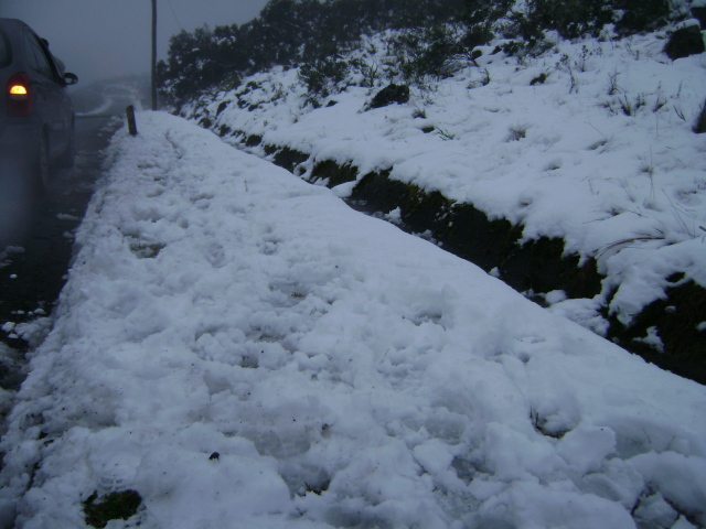 Durante o inverno, as estradas de Urubici ficam empanturradas de neve 