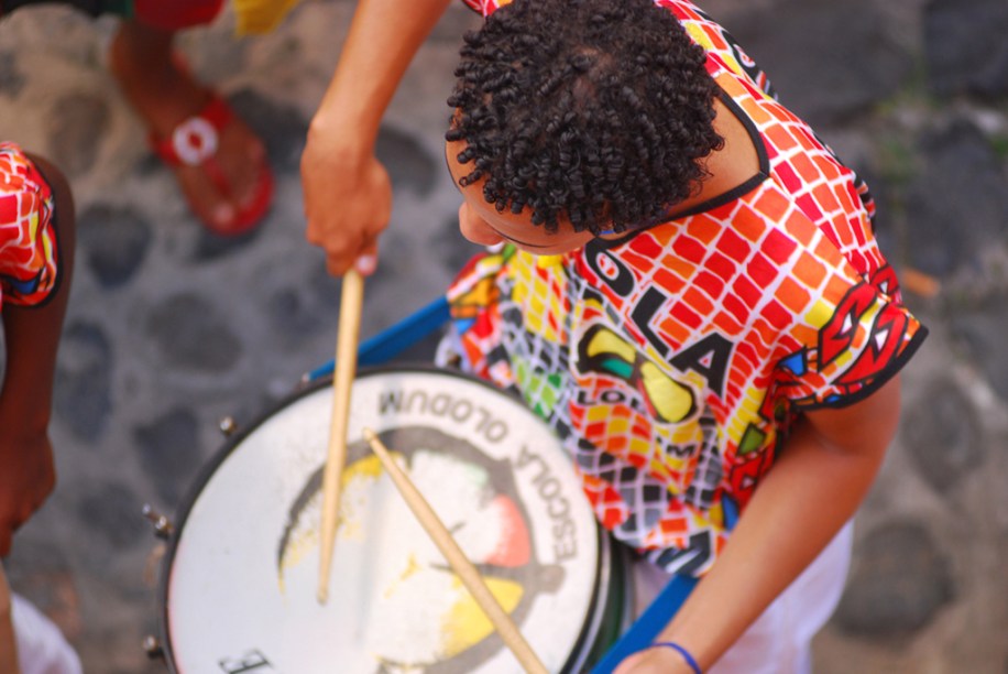 Arrumar um tempinho para curtir um ensaio do Olodum é obrigação de quem passa por Salvador: a percussão é contagiante. Os blocos afros são clássicos no Carnaval baiano. Durante a folia, o Olodum vai do Pelourinho ao Campo Grande no ritmo dos tambores