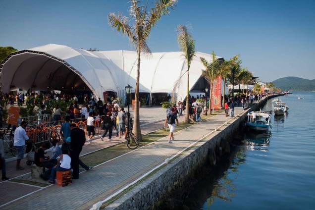 Tenda da Flip, a Festa Literária Internacional de Paraty, Rio de Janeiro Tenda da Flip, a Festa Literária Internacional de Paraty, Rio de Janeiro