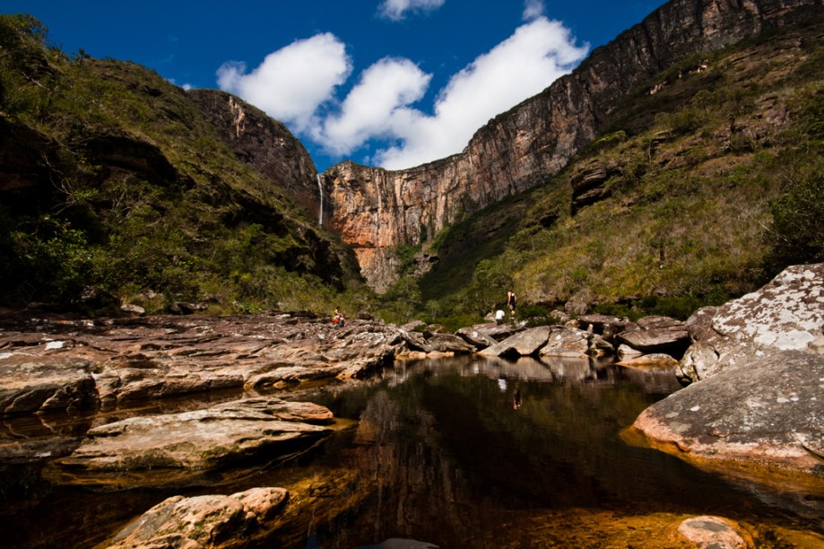 <strong>3. <a href="/cidades/br-mg-conceicao-do-mato-dentro" target="_blank">Conceição do Mato Dentro</a> (2 dias) </strong>É a glória para ecoturistas que gostam de adentrar o mato em busca de cachoeiras. A do <a href="https://viajeaqui.abril.com.br/estabelecimentos/br-mg-conceicao-do-mato-dentro-atracao-cachoeira-do-tabuleiro"><strong>Tabuleiro</strong></a>, com 273 m, brilha como a terceira maior do Brasil.