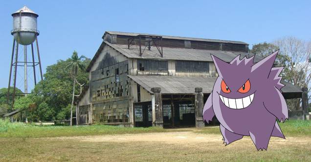 <strong>GENGAR: FORDLÂNDIA, PARÁ (<a href="https://viajeaqui.abril.com.br/paises/brasil" rel="BRASIL">BRASIL</a>)</strong>Pokémons do tipo fantasma precisam de lugares assustadores, góticos, darks para se sentirem em casa. <a href="https://viajeaqui.abril.com.br/materias/lugares-abandonados-pelo-mundo-que-valem-a-pena-visitar" rel="Ao redor do mundo existem diversas lugares abandonados" target="_blank">Ao redor do mundo existem diversas lugares abandonados</a> e um deles fica aqui no Brasil. Fordlândia é a denominação dada a uma área no estado do Pará que fica bem às margens do Rio Tapajós. O nome é em função de um projeto tocado pelo empresário norte-americano Henry Ford, através de sua empresa Companhia Ford Industrial do Brasil, mas o empreendimento acabou sendo um desastre total e foi oficialmente encerrado em 24 de dezembro de 1945, em acordo entre a Ford e o governo federal. Hoje, as ruínas continuam lá, completamente abandonadas. Ou será que um Gengar está por lá e ninguém sabe? <strong>GENGAR: FORDLÂNDIA, PARÁ (<a href="https://viajeaqui.abril.com.br/paises/brasil" rel="BRASIL">BRASIL</a>)</strong>Pokémons do tipo fantasma precisam de lugares assustadores, góticos, darks para se sentirem em casa. <a href="https://viajeaqui.abril.com.br/materias/lugares-abandonados-pelo-mundo-que-valem-a-pena-visitar" rel="Ao redor do mundo existem diversas lugares abandonados" target="_blank">Ao redor do mundo existem diversas lugares abandonados</a> e um deles fica aqui no Brasil. Fordlândia é a denominação dada a uma área no estado do Pará que fica bem às margens do Rio Tapajós. O nome é em função de um projeto tocado pelo empresário norte-americano Henry Ford, através de sua empresa Companhia Ford Industrial do Brasil, mas o empreendimento acabou sendo um desastre total e foi oficialmente encerrado em 24 de dezembro de 1945, em acordo entre a Ford e o governo federal. Hoje, as ruínas continuam lá, completamente abandonadas. Ou será que um Gengar está por lá e ninguém sabe?
