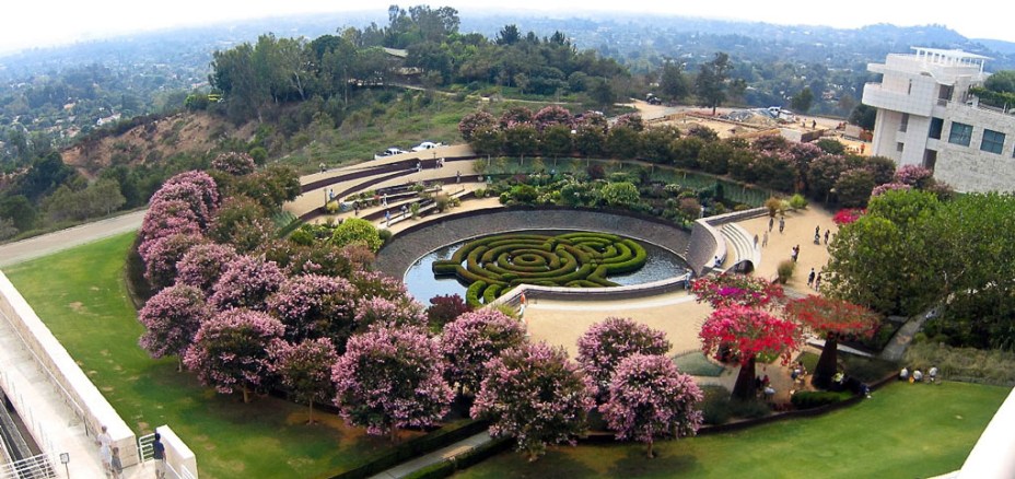 O Getty Center é um grande complexo que abriga jardins, museu e auditórios em Los Angeles