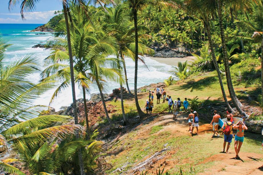<strong>9. <a href="https://viajeaqui.abril.com.br/estabelecimentos/br-ba-itacare-atracao-praia-havaizinho" target="_blank" rel="noopener">Praia Havaizinho</a> – <a href="https://viajeaqui.abril.com.br/cidades/br-ba-itacare" target="_blank" rel="noopener">Itacaré (BA)</a></strong>A pequena praia é alcançada por uma trilha de 15 minutos no meio da Mata Atlântica, a partir do km 12 da rodovia BA-001. <a href="https://www.booking.com/searchresults.pt-br.html?aid=332455&lang=pt-br&sid=eedbe6de09e709d664615ac6f1b39a5d&sb=1&src=searchresults&src_elem=sb&error_url=https%3A%2F%2Fwww.booking.com%2Fsearchresults.pt-br.html%3Faid%3D332455%3Bsid%3Deedbe6de09e709d664615ac6f1b39a5d%3Bcity%3D-676554%3Bclass_interval%3D1%3Bdest_id%3D-628085%3Bdest_type%3Dcity%3Bdtdisc%3D0%3Bfrom_sf%3D1%3Bgroup_adults%3D2%3Bgroup_children%3D0%3Binac%3D0%3Bindex_postcard%3D0%3Blabel_click%3Dundef%3Bno_rooms%3D1%3Boffset%3D0%3Bpostcard%3D0%3Braw_dest_type%3Dcity%3Broom1%3DA%252CA%3Bsb_price_type%3Dtotal%3Bsearch_selected%3D1%3Bsrc%3Dsearchresults%3Bsrc_elem%3Dsb%3Bss%3DBarra%2520Grande%252C%2520%25E2%2580%258BPiau%25C3%25AD%252C%2520%25E2%2580%258BBrasil%3Bss_all%3D0%3Bss_raw%3DBarra%2520Grande%3Bssb%3Dempty%3Bsshis%3D0%3Bssne_untouched%3DTrancoso%26%3B&ss=Itacar%C3%A9%2C+%E2%80%8BBahia%2C+%E2%80%8BBrasil&ssne=Barra+Grande&ssne_untouched=Barra+Grande&city=-628085&checkin_monthday=&checkin_month=&checkin_year=&checkout_monthday=&checkout_month=&checkout_year=&no_rooms=1&group_adults=2&group_children=0&from_sf=1&ss_raw=Itacar%C3%A9&ac_position=0&ac_langcode=xb&dest_id=-647482&dest_type=city&search_pageview_id=29e28222faff001d&search_selected=true&search_pageview_id=29e28222faff001d&ac_suggestion_list_length=5&ac_suggestion_theme_list_length=0" target="_blank" rel="noopener"><em>Busque hospedagens em Itacaré no Booking.com</em></a>