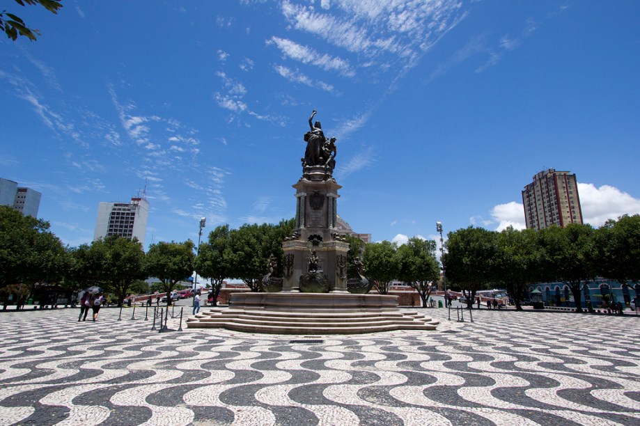 Praça São Sebastião, no centro de Manaus, Amazonas