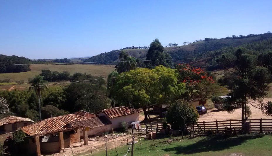 Por ser uma cidade com atividade turística bem movimentada, São Tomé é repleta de hotéis, pousadas e bons restaurantes, que servem comida mineira e opções como pizza e truta na pedra