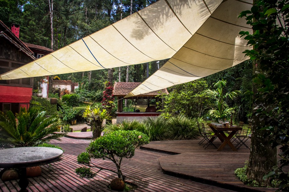 Área externa do restaurante Rosmarinus Officinalis, em Visconde de Mauá, Rio de Janeiro