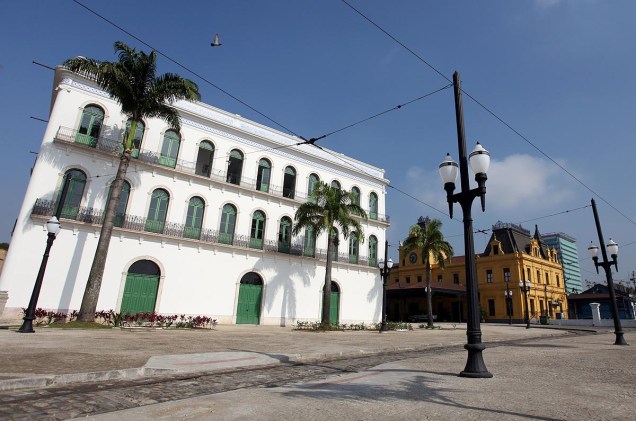 Inaugurado em junho de 2014, o Museu Pelé fica no antigo Casarão do Valongo, construído no Largo Marquês de Monte Alegre em 1865 Inaugurado em junho de 2014, o Museu Pelé fica no antigo Casarão do Valongo, construído no Largo Marquês de Monte Alegre em 1865