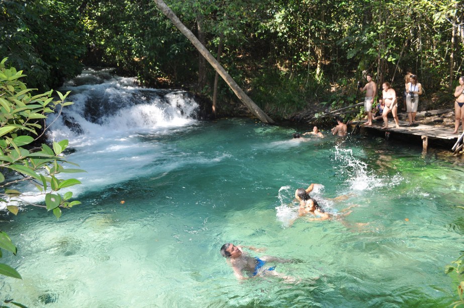 É possível acampar perto da <a href="https://turismo.to.gov.br/regioes-turisticas/encantos-do-jalapao/principais-atrativos/mateiros/cachoeira-do-formiga/" target="_blank" rel="noopener"><strong>Cachoeira do Formiga</strong></a>, em Mateiros, no Parque Estadual do Jalapão